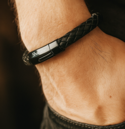 Herrenarmband-mit-schwarzem-Verschluss (2)